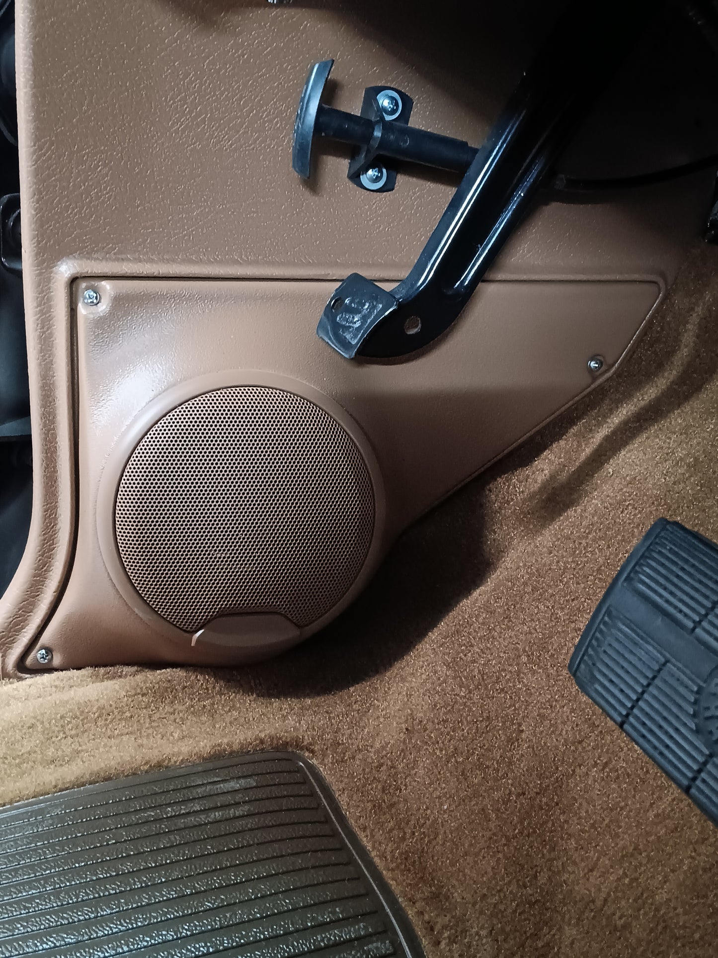 Kick Panel Speaker pods