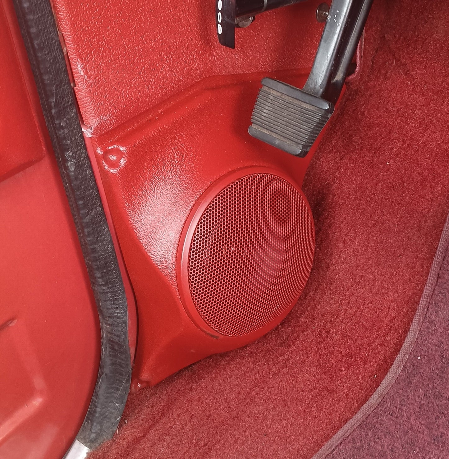 Kick panel speaker pods